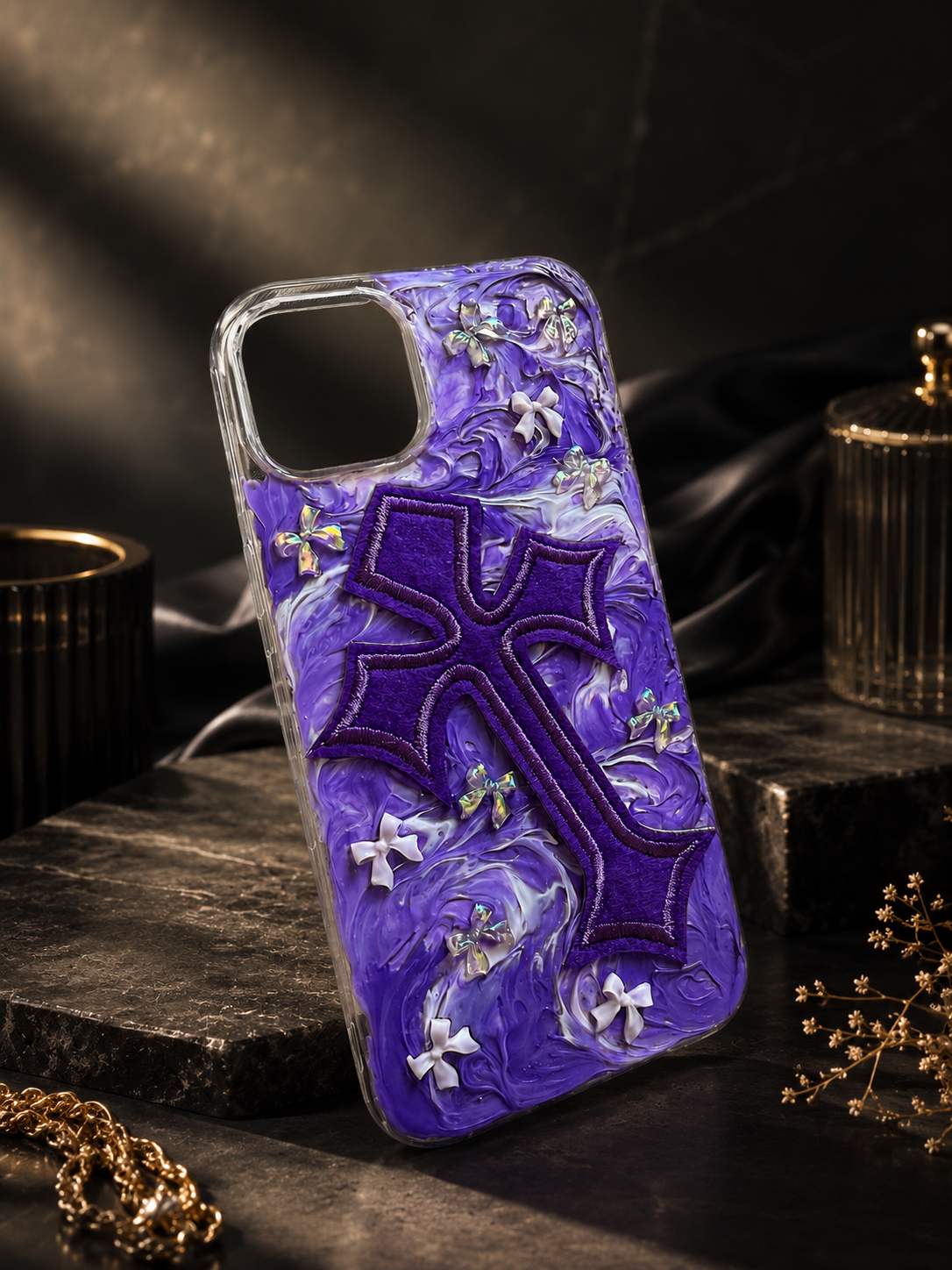 Coque “Purple Cross” – iPhone 13 / 14